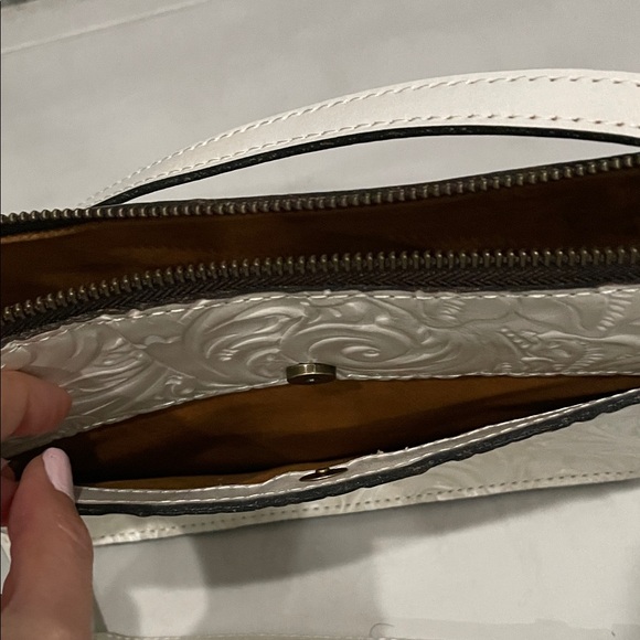 Patricia Nash Cream Embossed Crossbody Bag - Picture 4 of 9